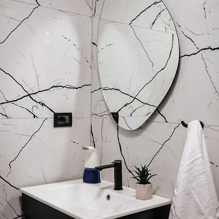 Hesmir's Nest 3* Tiran