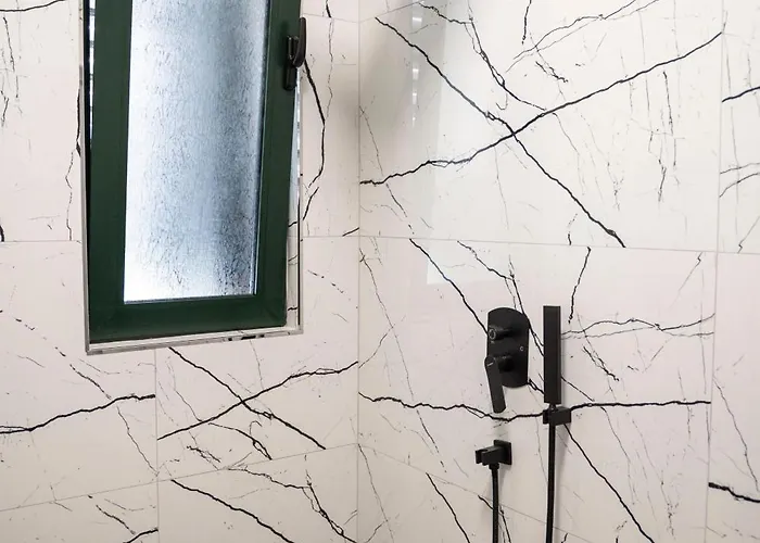 Hesmir's Nest 3* ティラナ