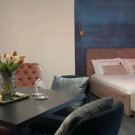 Hesmir's Nest 3* Τίρανα