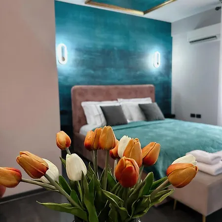 Hesmir's Nest Bed and Breakfast Τίρανα