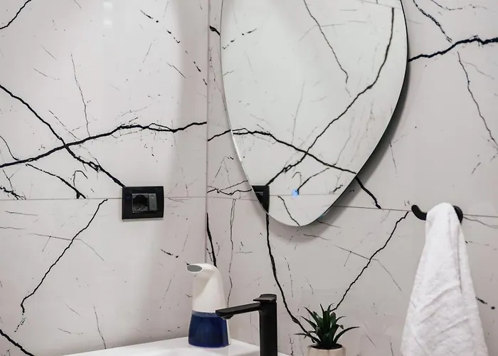 Hesmir's Nest 3* Tirana